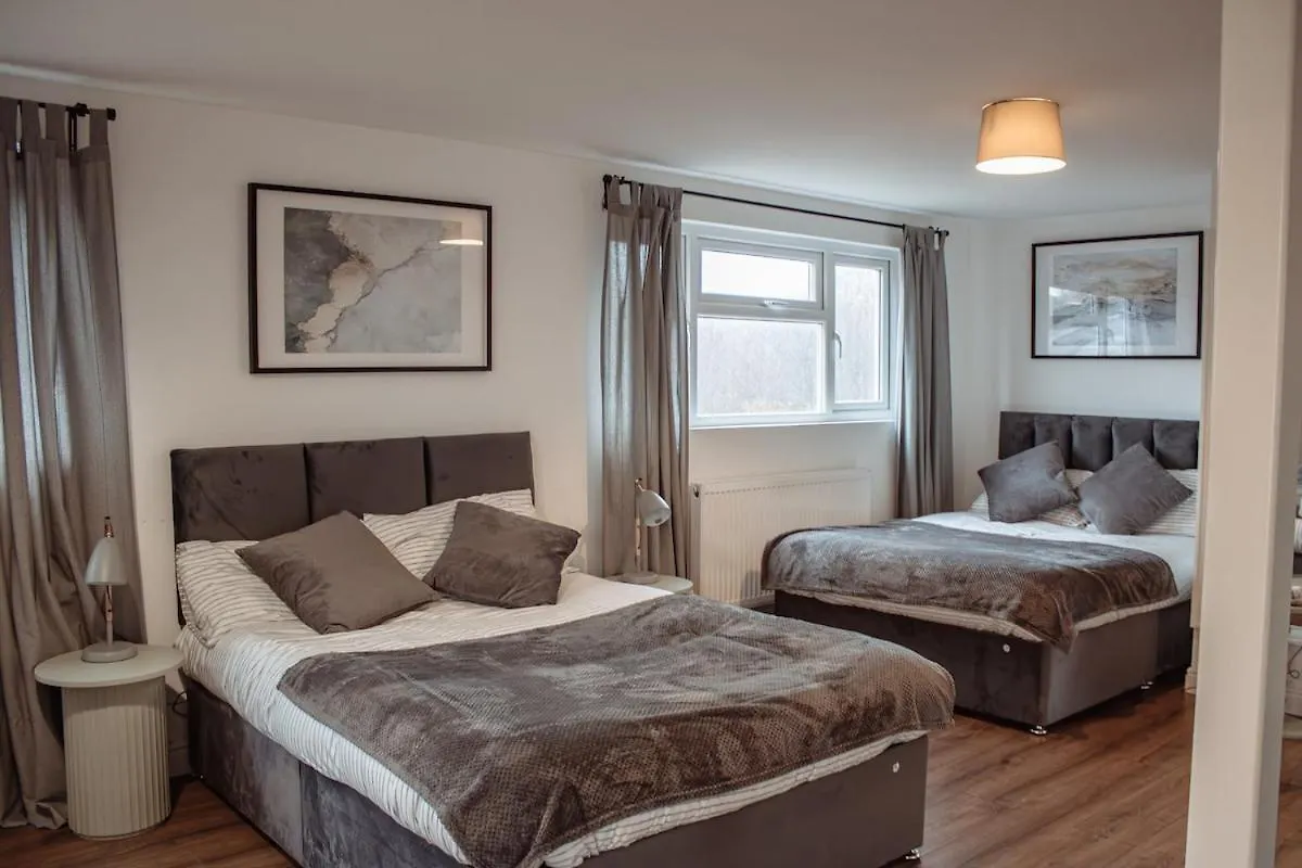 Apartament Spacious & Modern 8-Bed Home - Sleeps 13 - Parking Horsforth Wielka Brytania
