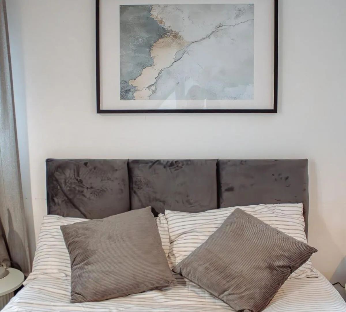 Spacious & Modern 8-Bed Home - Sleeps 13 - Parking Horsforth Wielka Brytania