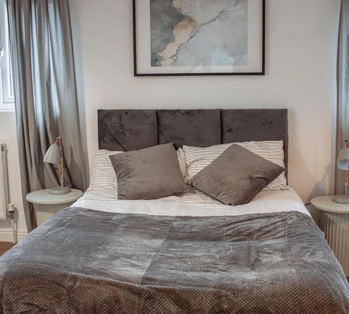 Spacious & Modern 8-Bed Home - Sleeps 13 - Parking Horsforth Apartament