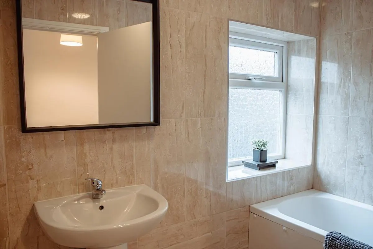 Apartament Spacious & Modern 8-Bed Home - Sleeps 13 - Parking Horsforth